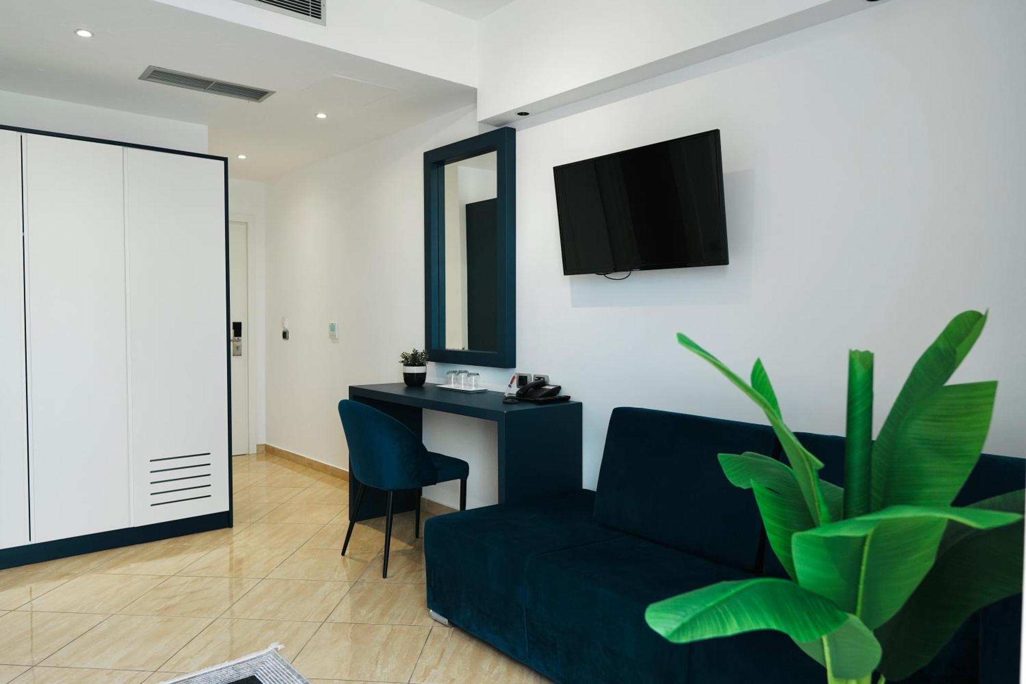 Hotel Blue Sky Sarande Exterior photo