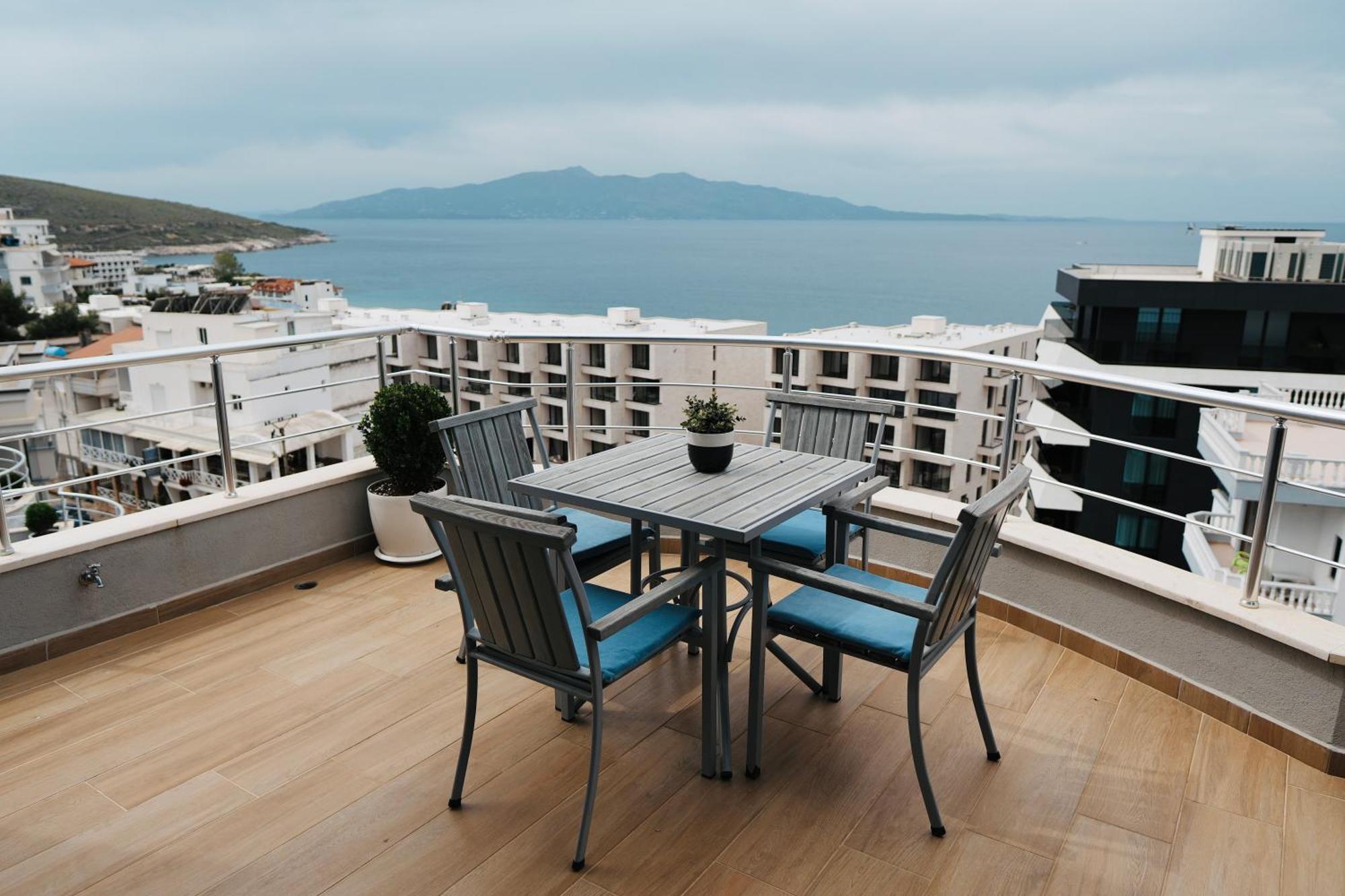 Hotel Blue Sky Sarande Exterior photo