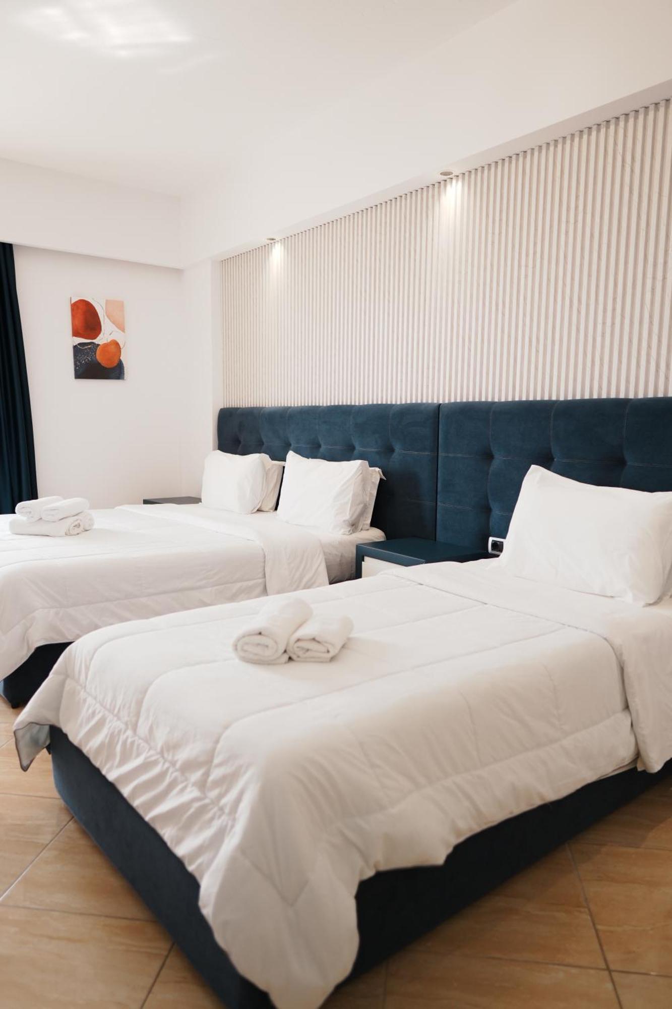 Hotel Blue Sky Sarande Exterior photo