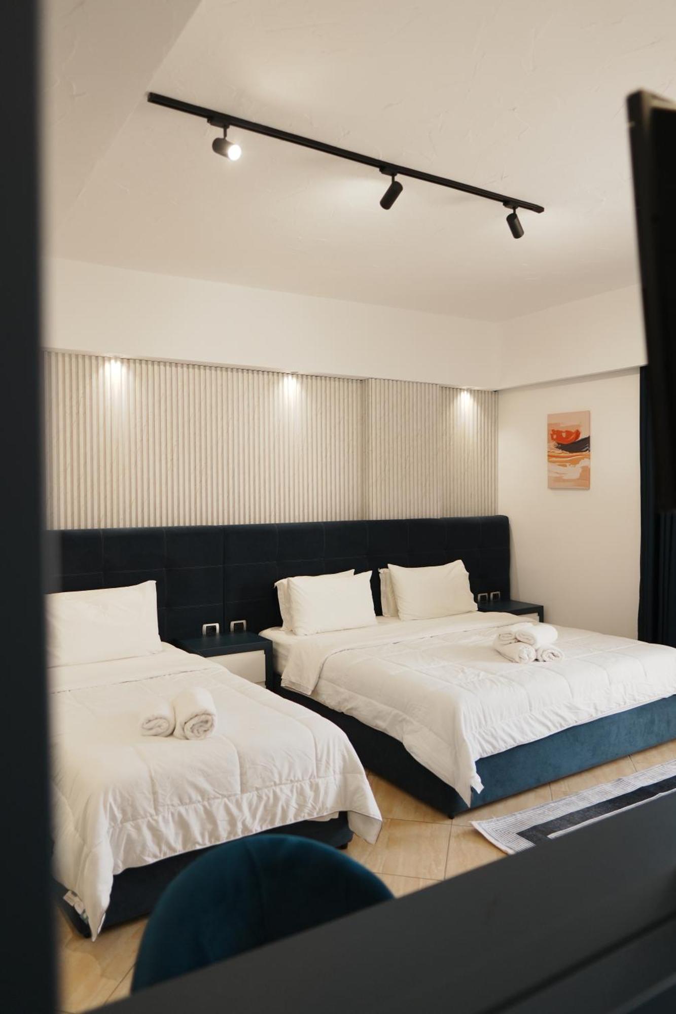 Hotel Blue Sky Sarande Exterior photo