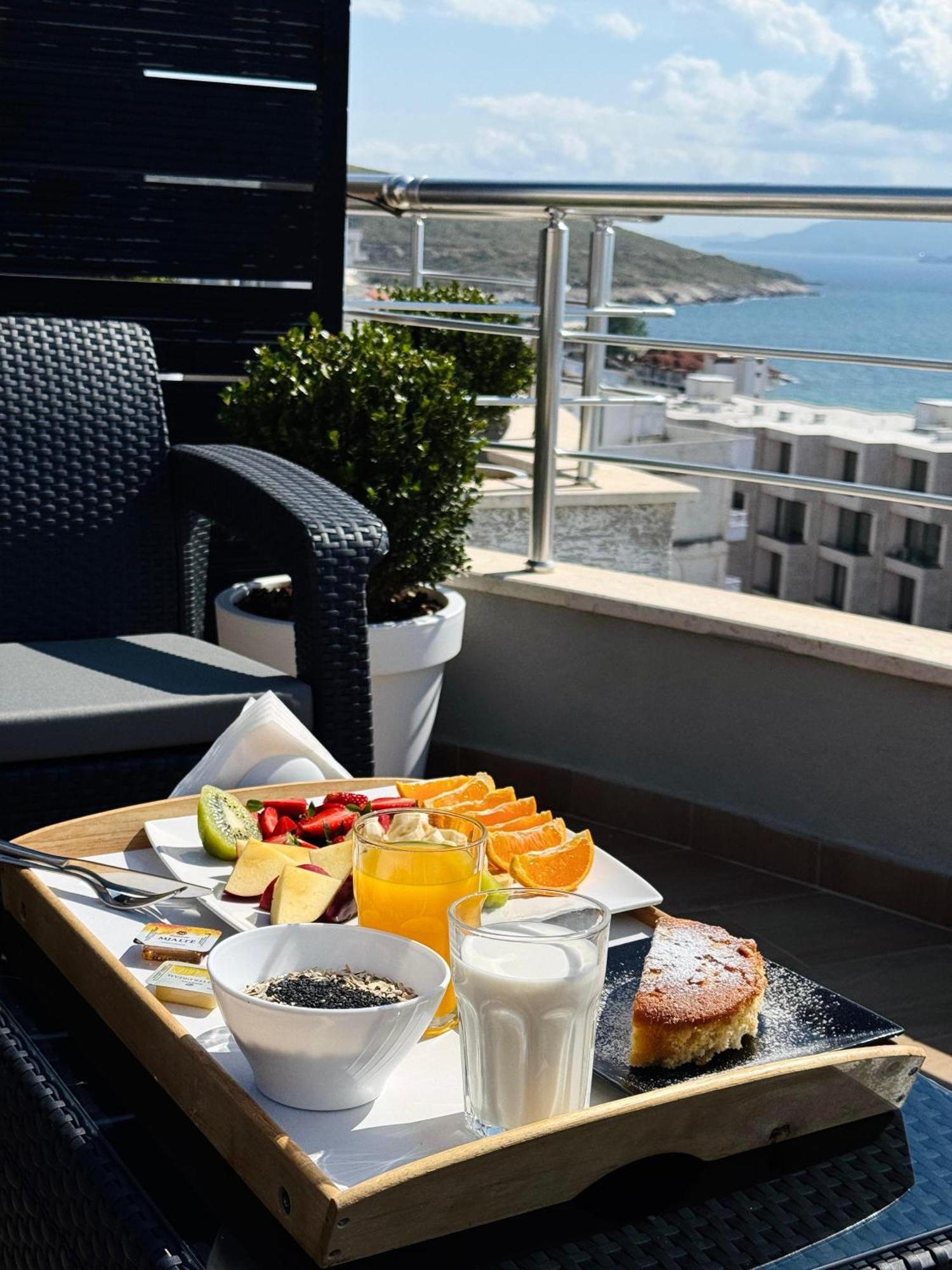 Hotel Blue Sky Sarande Exterior photo