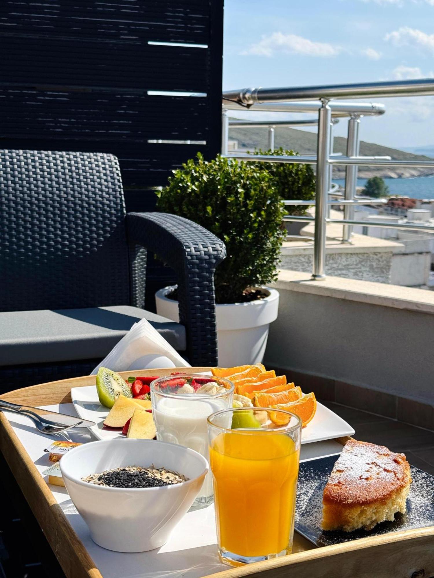 Hotel Blue Sky Sarande Exterior photo